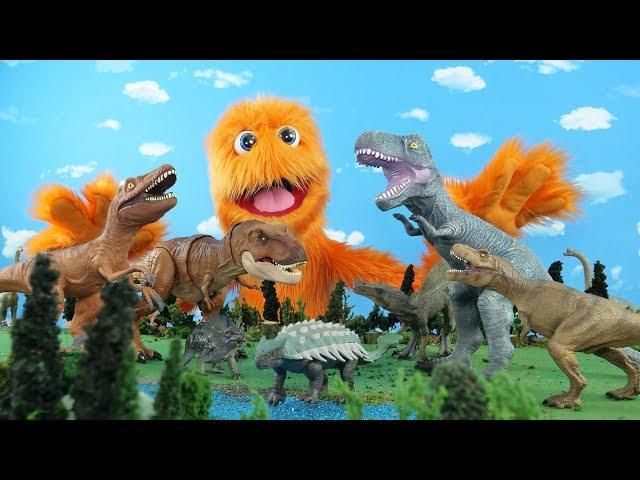 Fuzzy dreams about his raptor dinosaur fingerlings toys collectibles action figures unboxing! 