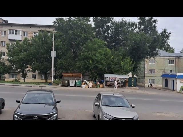 В Вольске потребовали перенести мусорную площадку от остановки