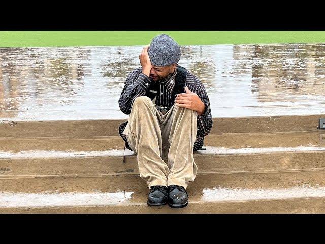 Undercover Homeless Guy Sits In The Rain To Give $1000 To FIRST Person That Stop & Helps!