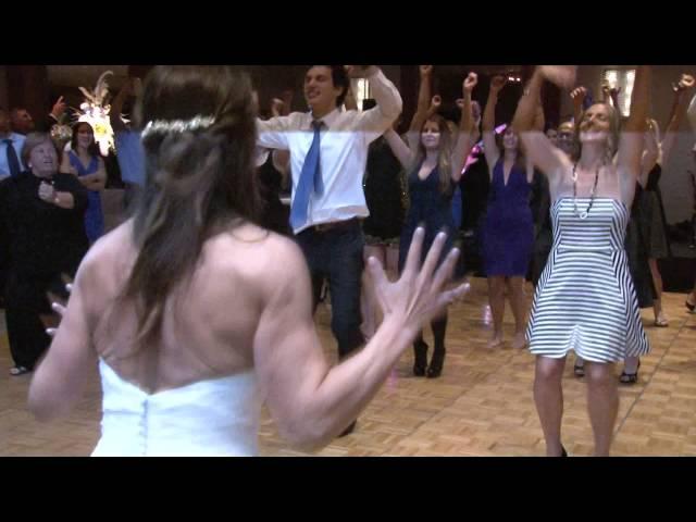 Kelly Clarkson Flash Mob Wedding Surprise " Bride Freaks out "