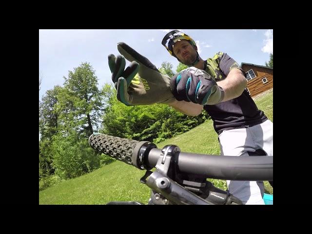 Aaron Chase on the Leatt DBX 2.0 X-Flow Gloves