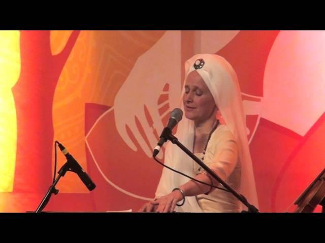 The Angels are Listening: Snatam Kaur sings Suṉi-ai with Ajeet Kaur  at Sat Nam Fest