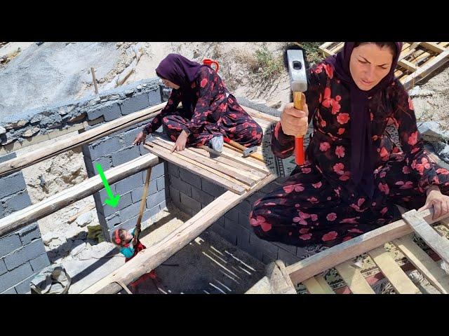 Mountain Life of Nomadic Girls: Zari's Determined Effort to Roof Her Home