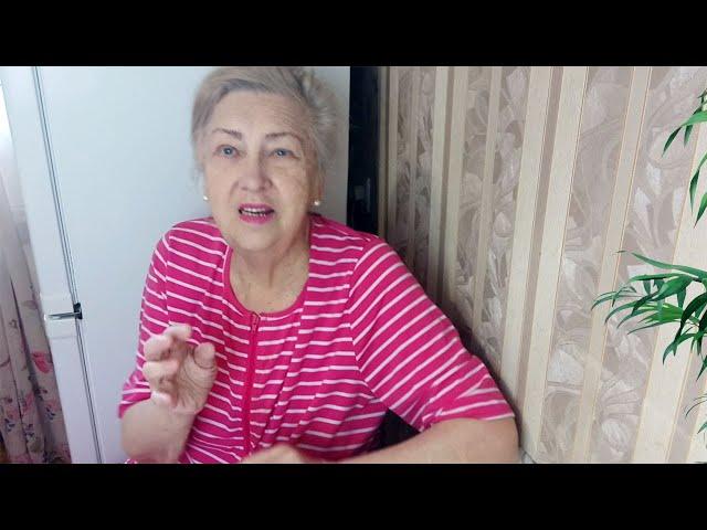 Вот так и живу.Скрепя сердце,потихоньку, стараюсь не унывать.