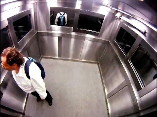 Extremely Scary Ghost Elevator Prank in Brazil / Menina Fantasma no Elevador / Just for laughs