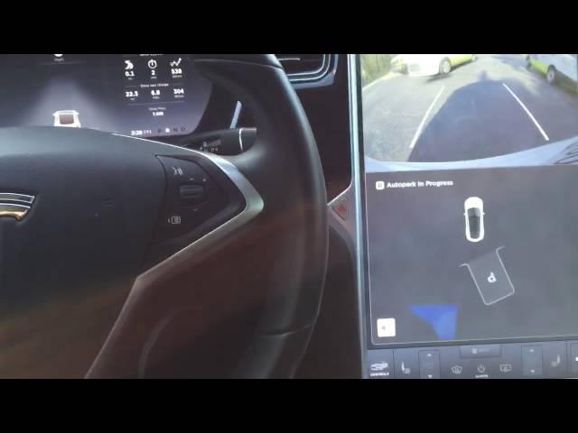 Tesla Model S P60 Autopark Self Parking in Reverse