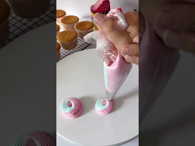 Wilton 4B nozzle decoration