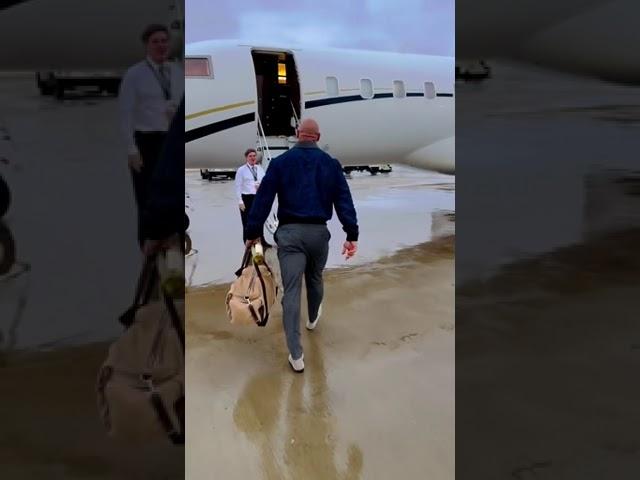 Take notes: The Rock walking towards private jet, lol  while some fake it