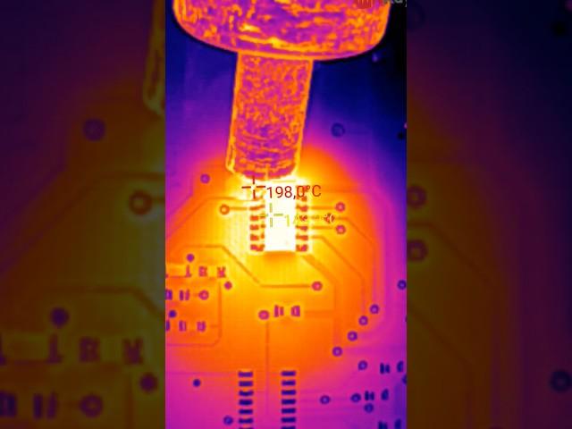 Пайка паяльным феном через мобильный тепловизор Xinfrared xTherm T2S+ #Shorts