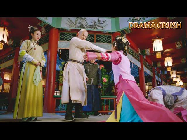 The concubine admitted to assassinating the heroine, Huang Taiji slapped her across the face