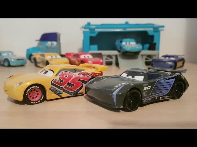 Mattel Cars 3 Cruz Ramirez Rust-Eze (#95)