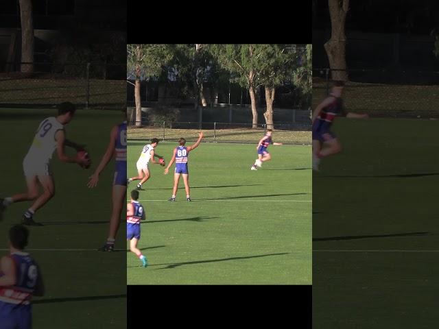 One handed masterclass #australianfootball #aussieplayers #aussieplayersrecruitment #afl #aflplayers