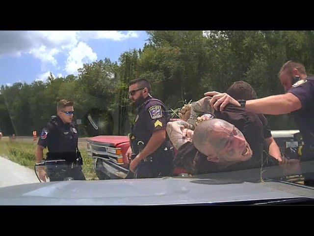 RAW DASHCAM VIDEO: Man wrecks stolen pickup, trailer after leading Vidor Police on chase along I-10