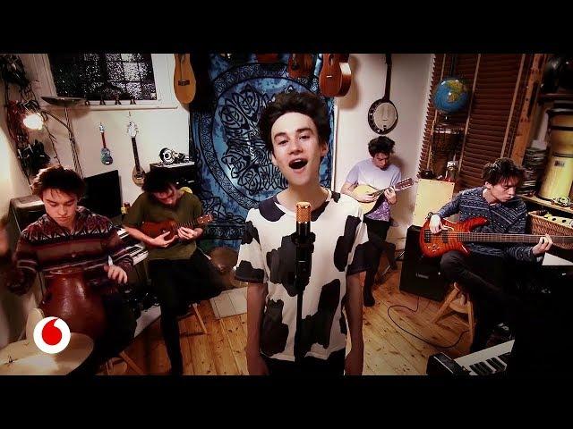 Jacob Collier, el genio musical que salió de YouTube para ganar dos Grammys