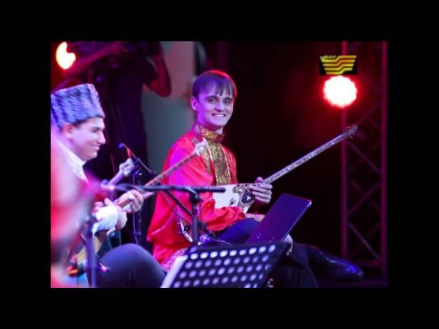 Весь мир играет на домбре! Попурри Домбыра Андрей