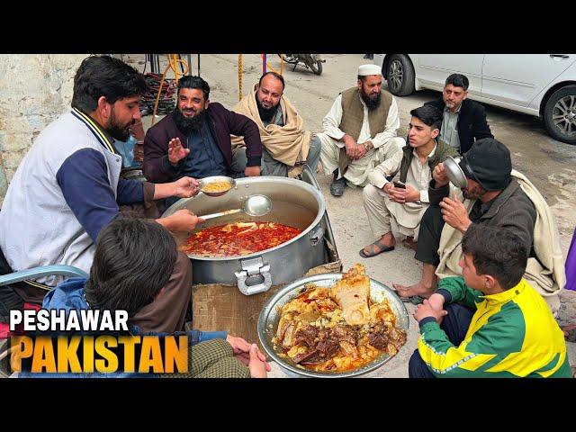 PEOPLE LOVES TO ROADSIDE CHEAPEST BREAKFAST SIRI PAYE - MINI FOOD POINT IN PAKISTANI FOOD STREETS