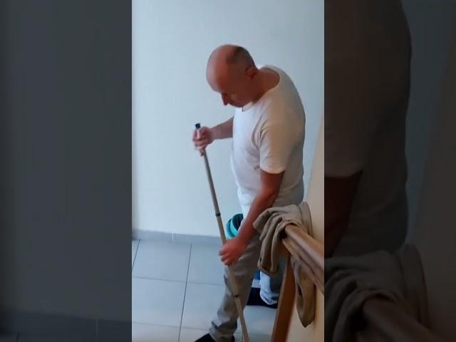 МУЖ МЕНЯ ВЫГОНЯЕТ ПО РУССКИ. ИДЁТ ДОЖДЬ по французски #замужзафранцуза #французскийязык