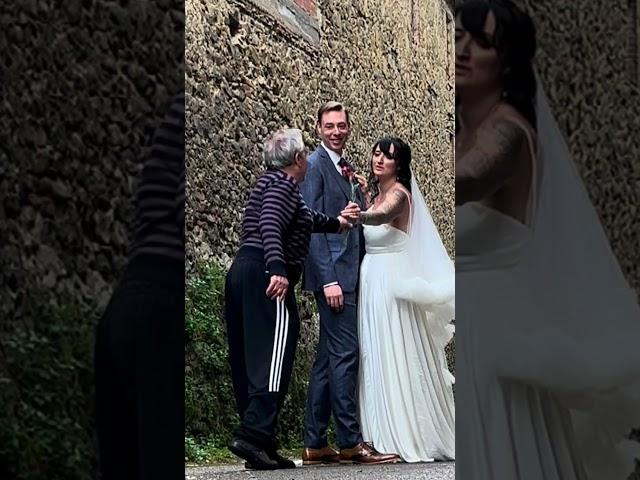 Accidentally Recorded The Most Wholesome Moment While Taking Wedding Photos in Italy! 