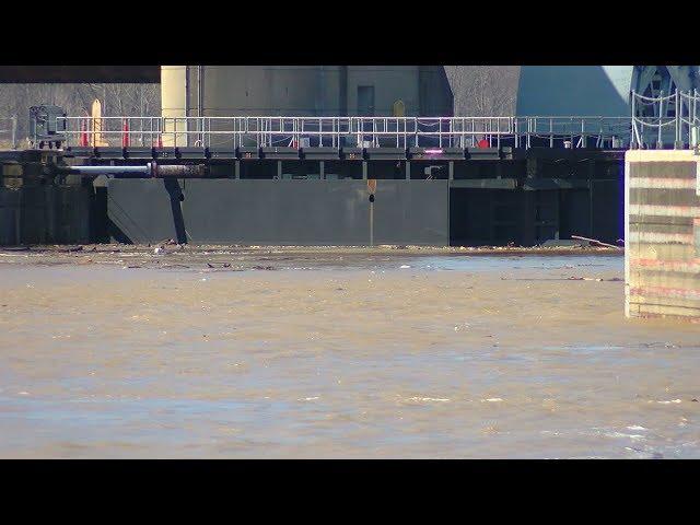 Ohio River dams not designed or intended to hold back rising river water