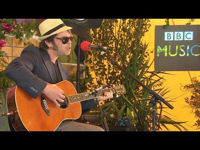 Gaz Coombes performs Girl Who Fell To Earth in the BBC Music Tepee