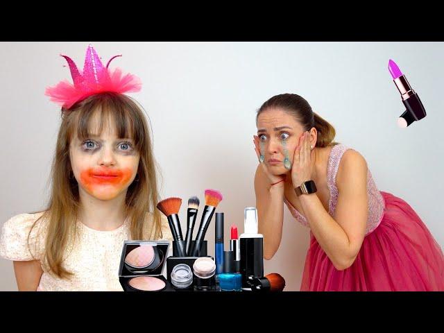 Ksysha plays and learns to use children's makeup for kids