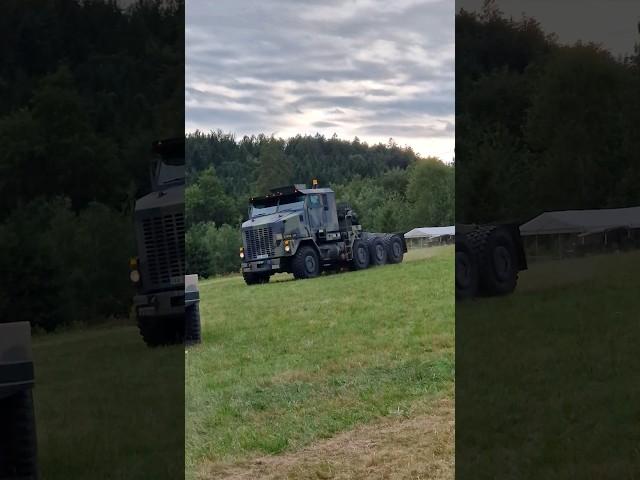 M1070 Oshkosh 8x8 - Heavy duty truck