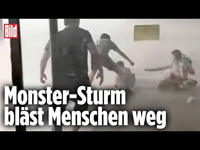 Monster-Sturm: Sturmböen von knapp 100 Km/h reißen Menschen um