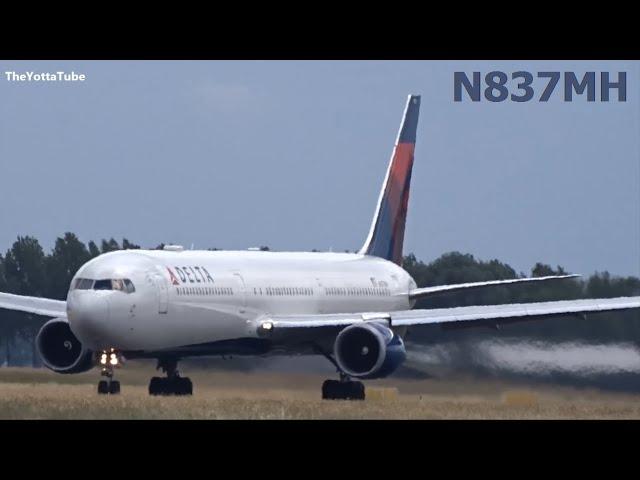 Delta Air Lines - Boeing 767-400 - Takeoff at AMS (N837MH)