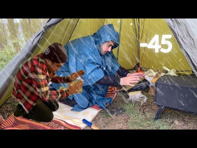 EXTREME -45° Solo Camping 4 Days | Snowstorm & Winter Camping in a Snowstorm HOT TENT