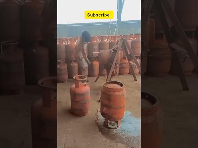 dangerous lpg gas Cylinder Emptying