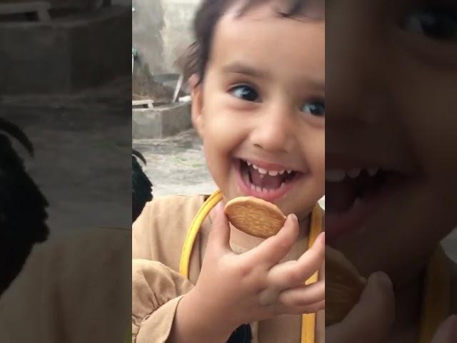 Hafsa ny chalaki sy 2 biscuits ly liy #hafsa #cutebaby #funny #cute #baby #comedy