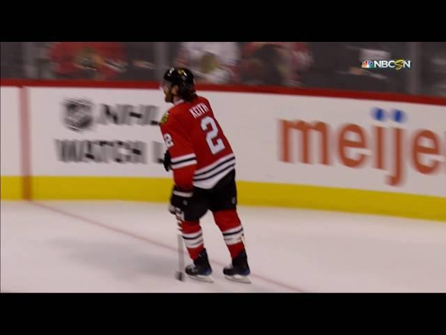 Gotta See It: Blackhawks score own goal on empty net