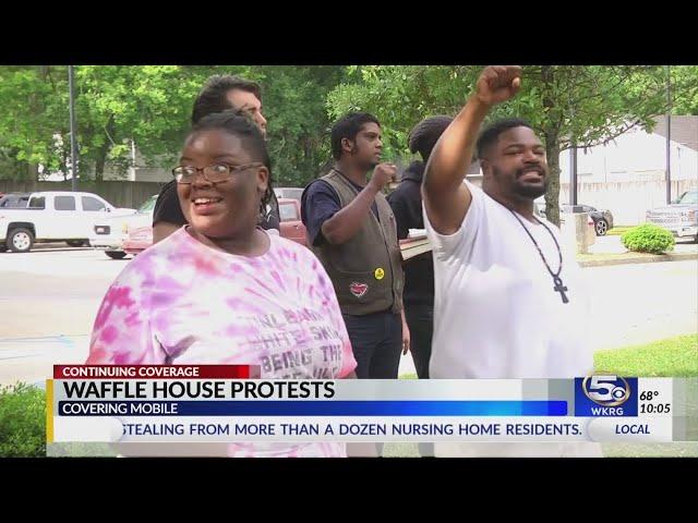 Sparse attendance at Waffle House protests in Mobile County