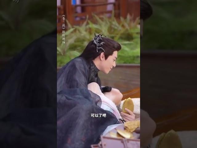 #虞书欣王鹤棣亲头发花絮 贴 贴#苍兰诀#虞书欣#王鹤棣 | Love Between Fairy and Devil | iQIYI Romance
