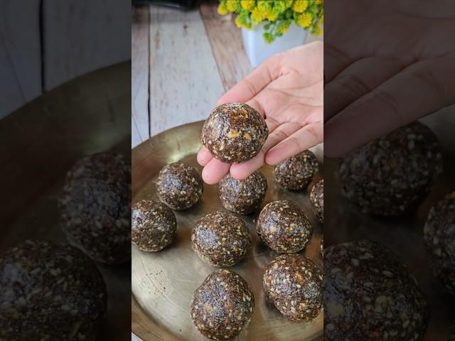 Alsi ke Ladoo Protein Wali#viralvideo#laddu #cookingvlog #winter #healthyfood #protein #cookingvlog