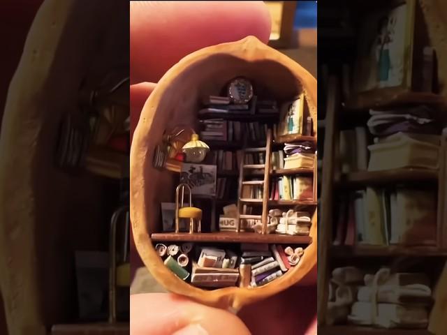 Casa miniatura dentro de Nuez