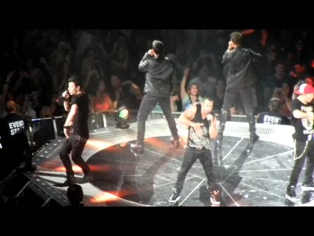 NKOTBSB Izod Center 06/12 - The Right Stuff (tiny clip)