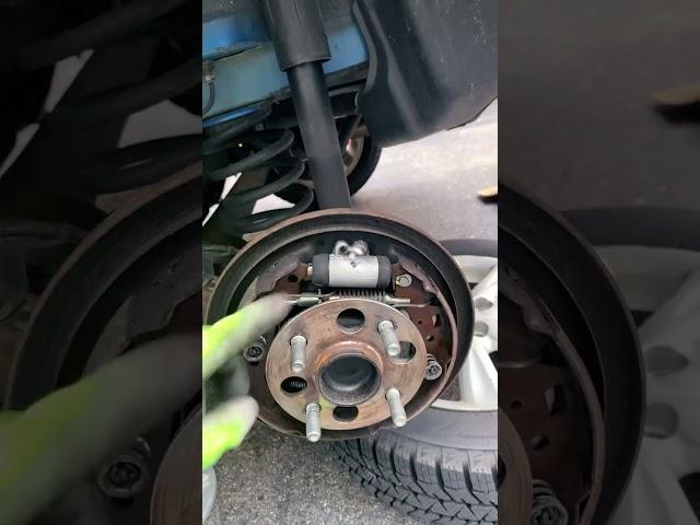How to adjust drum brakes