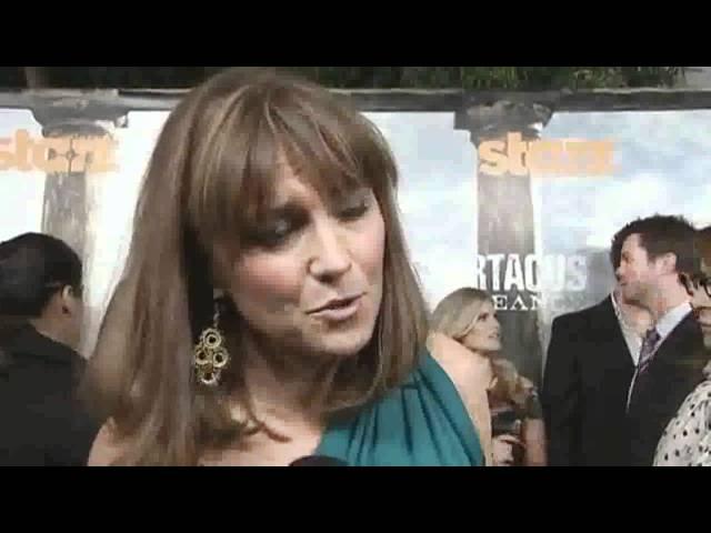 Lucy Lawless: They came for sexy scenes, stayed for drama Premier Spartacus lHD