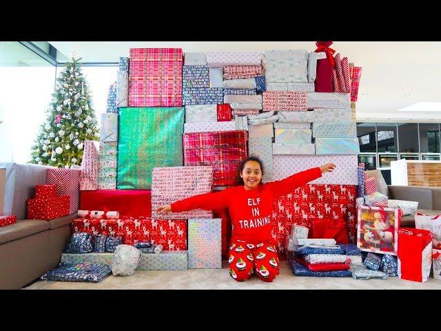 TIANA AND FAMILY OPENING CHRISTMAS PRESENTS!! 2018 Special