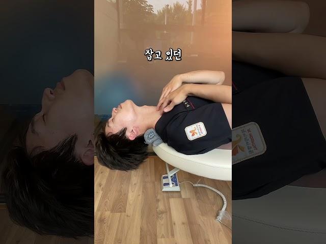 2분만에 누워서 목디스크 없애는 방법!! (수건하나면 끝!)