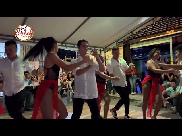 Salsa Caleña: La Escuela de Baile