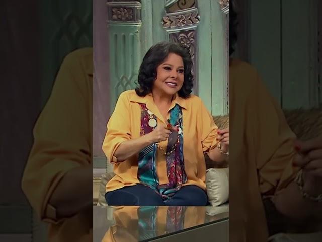 محمد لطفي يفاجئ صاحبة السعادة بــ أغنية أجنبي #صاحبة_السعادة