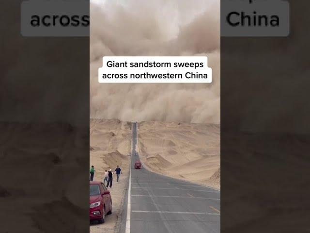 Giant #Sandstorm Sweeps Across Northwestern China