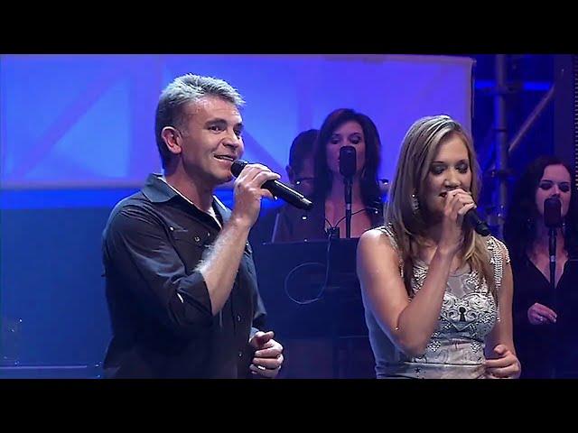 THEUNS JORDAAN, JUANITA DU PLESSIS - Country Medley