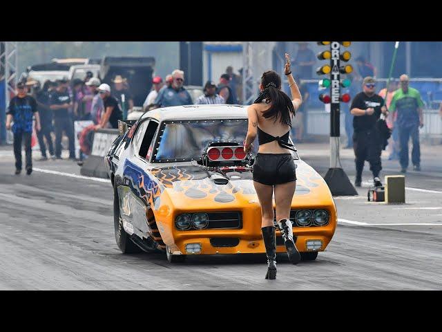 Funny Car Chaos! Back Up Girls & Wild Rides · Volume 2