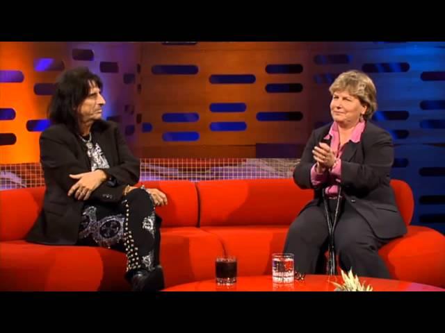 Graham Norton Show 2007-S1xE17 Alice Cooper, Sandi Toksvig-part 1