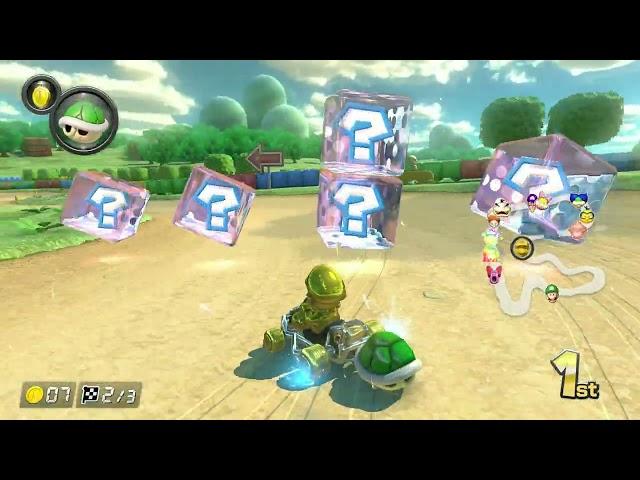 Mario Kart 8 Deluxe (Nintendo Switch) - Gold Mario Gameplay (150cc) on SNES Donut Plains 3