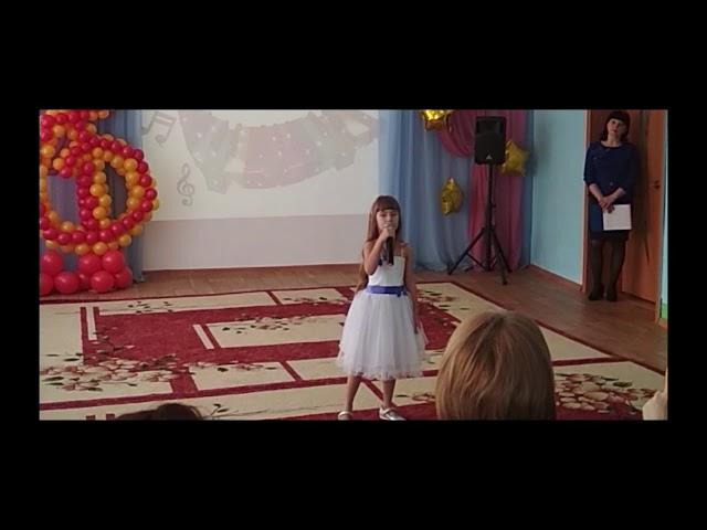 "Подари улыбку миру" (Непоседы) исп. Зипанд София 5 лет