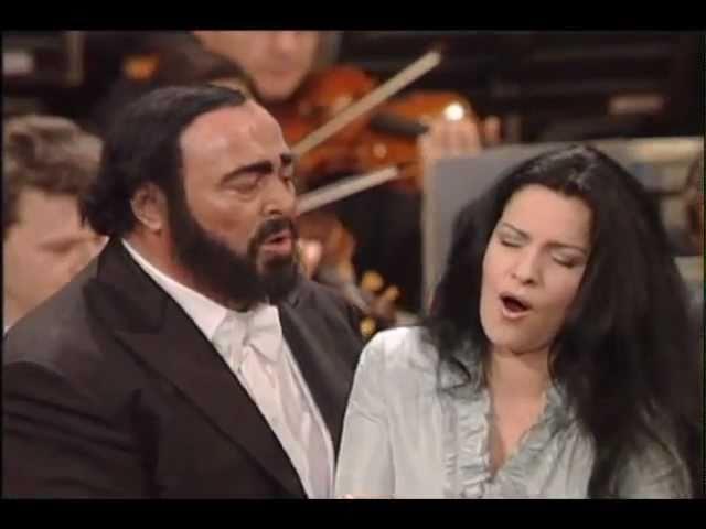 Angela Gheorghiu - Angela, we love you! Gala - Message from Alice&Nicoletta Pavarotti.avi